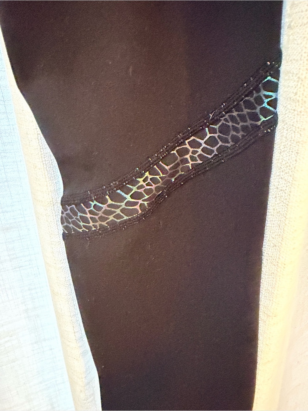 ZYIA Black Performance Leggings with Curved Stitch Detail - Picture 5 of 7